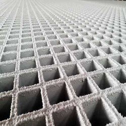 Kumlu Yüzeyli Kaymaz Fiberglas Izgara